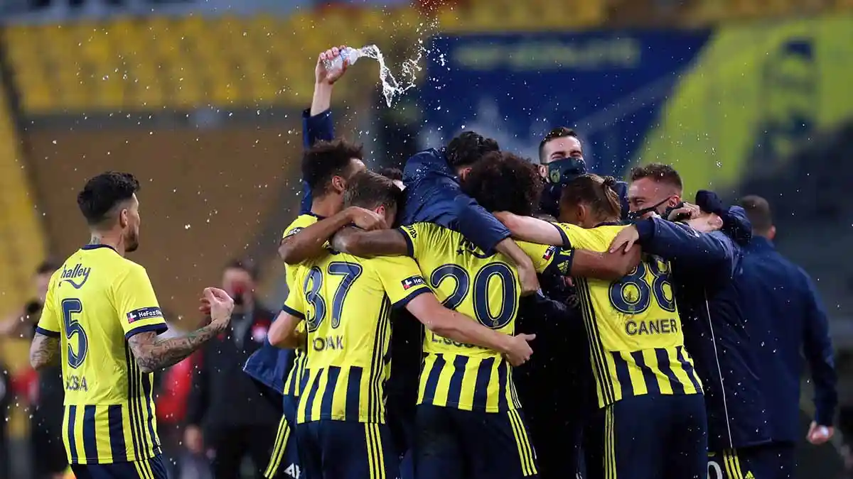 Fenerbahçe ile Beşiktaş maç yayını arka planı